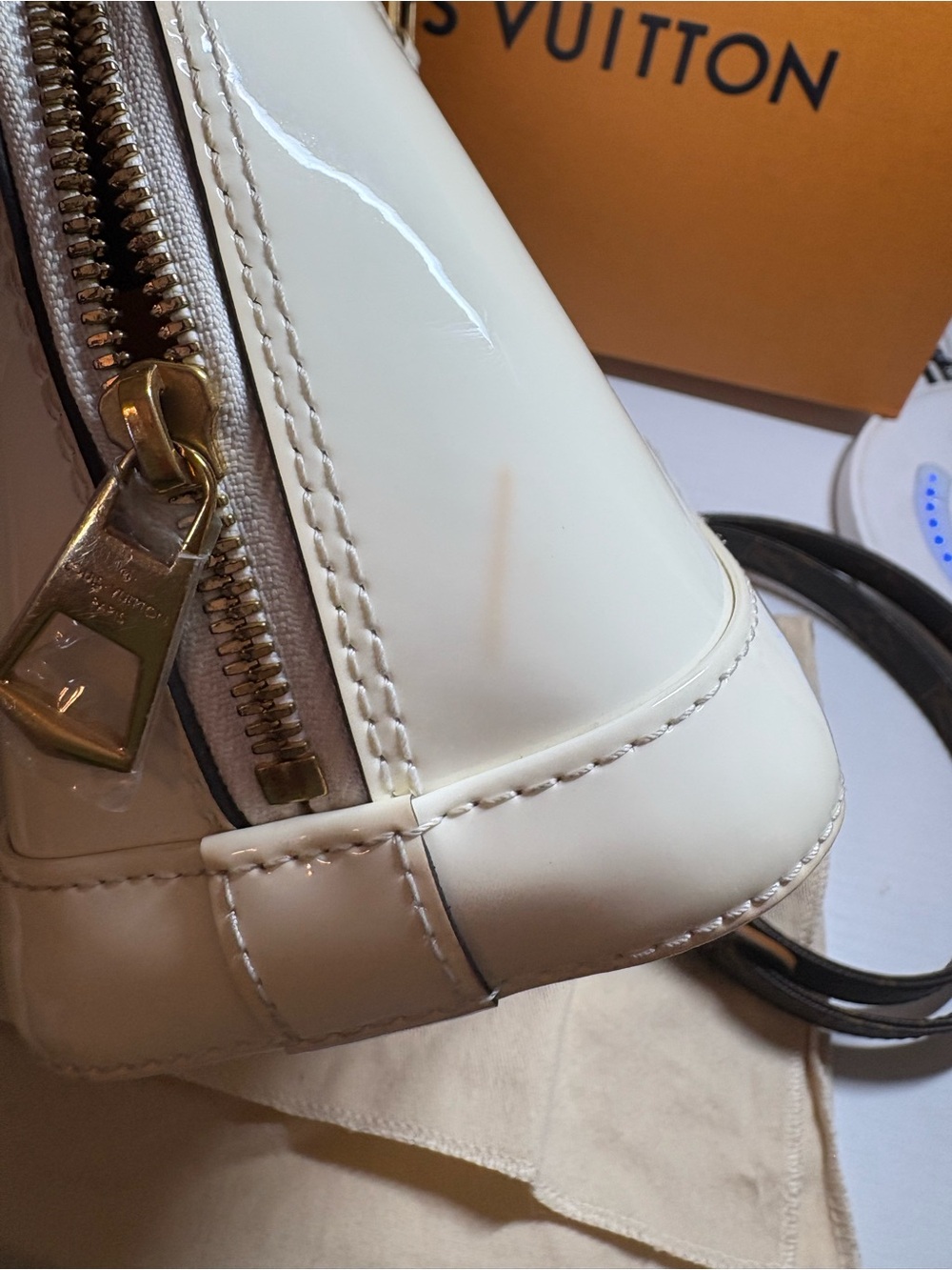Louis Vuitton White Vernis Alma BB - Picture 4 of 11